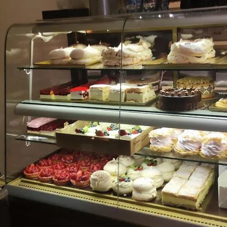 Goscinne Nad Cukiernia W Centrum Miejscowosci. ホームステイ *